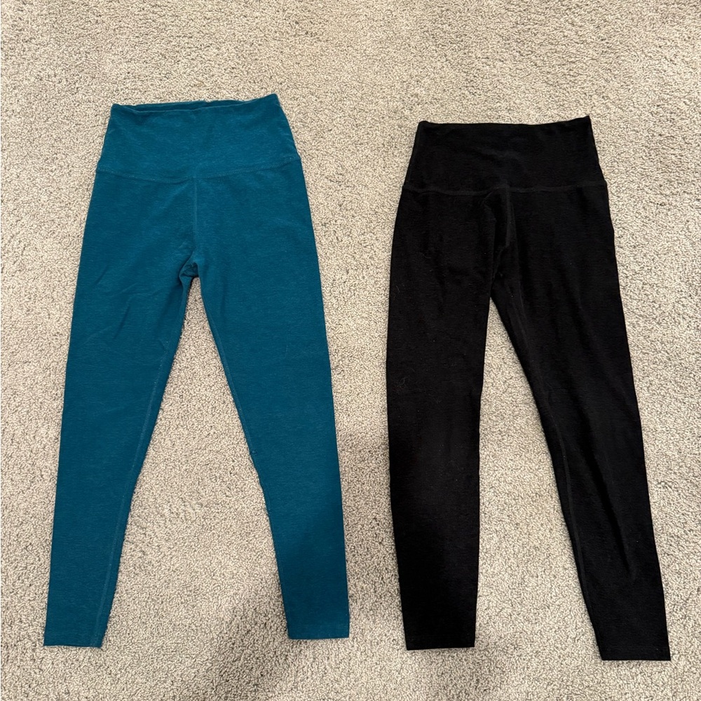 Size small Beyond Yoga Leggings *has some holes